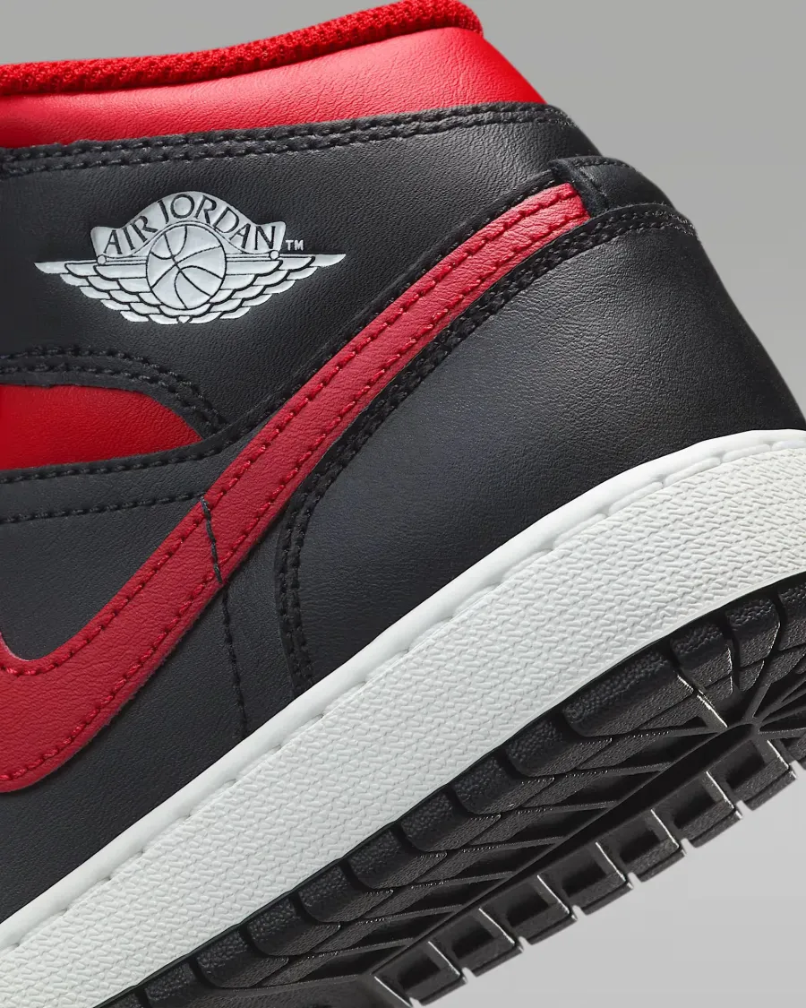 Кросівки Nike Air Jordan 1 Mid DQ8423-067