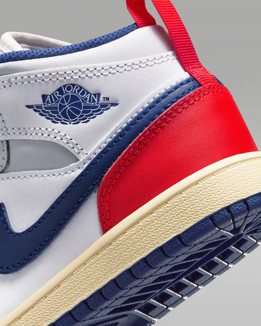 Кросівки Nike Air Jordan 1 Mid DQ8424-102