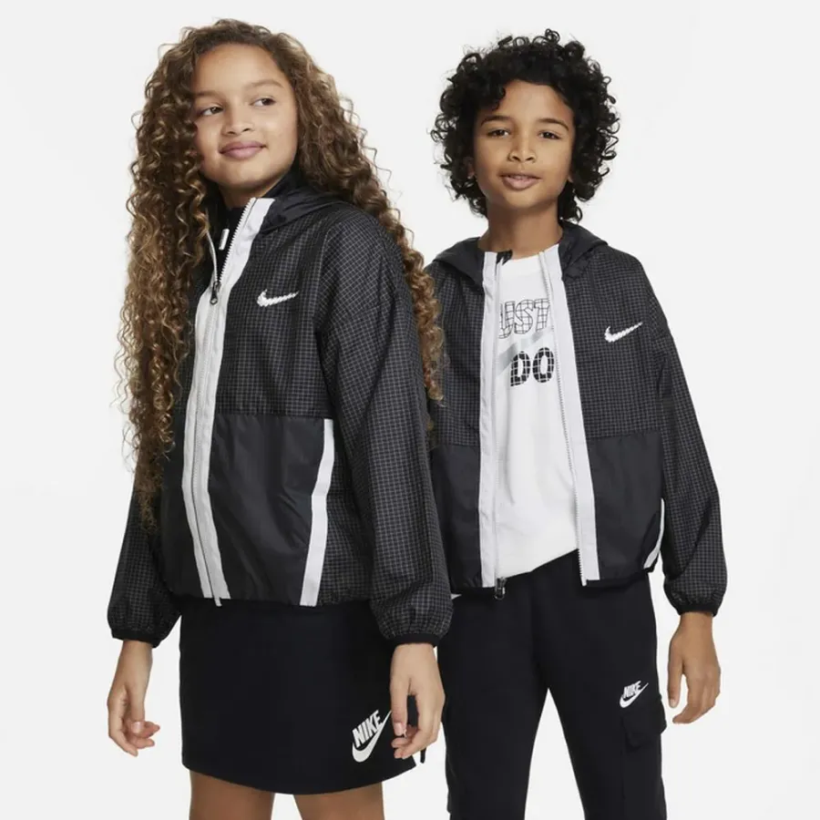 Куртка Nike Outdoor Play DQ8744-010