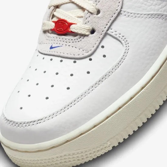 Кросівки Nike Air Force 1 '07 LX DR0148-100