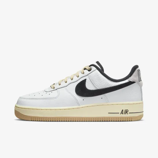 Кросівки Nike Air Force 1 '07 LX DR0148-101