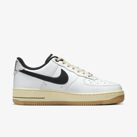 Кросівки Nike Air Force 1 '07 LX DR0148-101