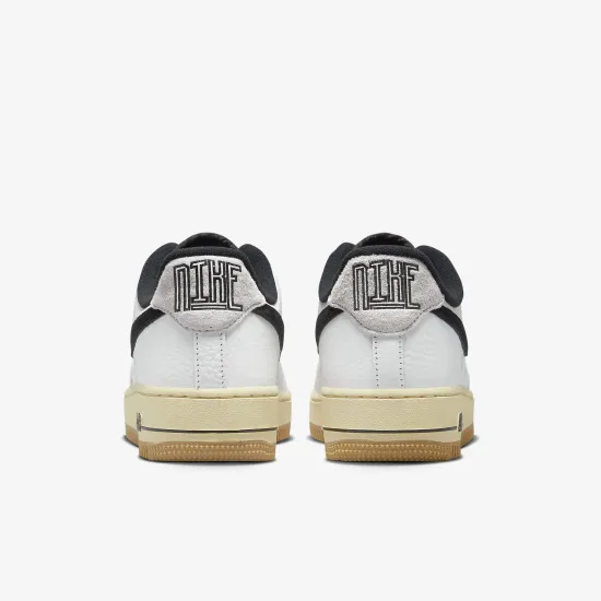 Кросівки Nike Air Force 1 '07 LX DR0148-101