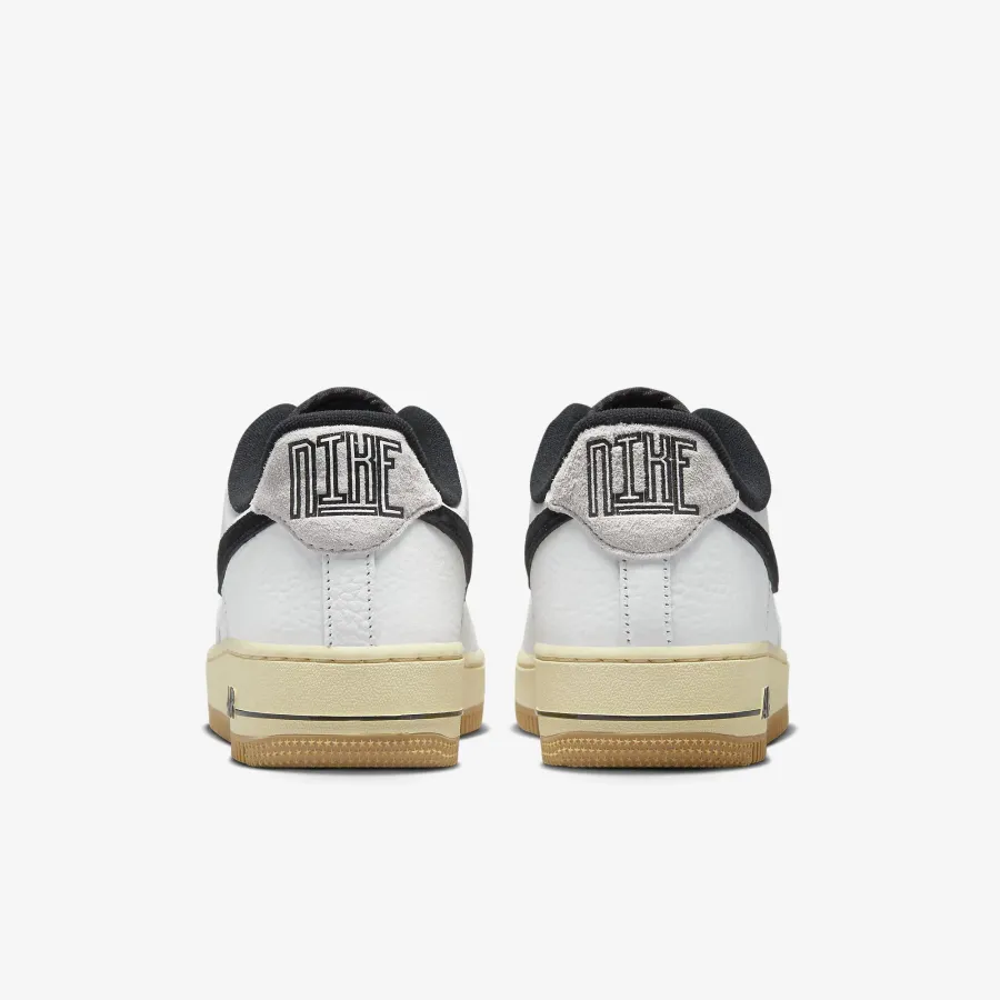 Кросівки Nike Air Force 1 '07 LX DR0148-101