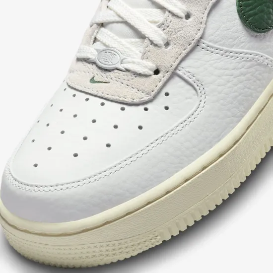 Кросівки Nike Air Force 1 '07 LX DR0148-102