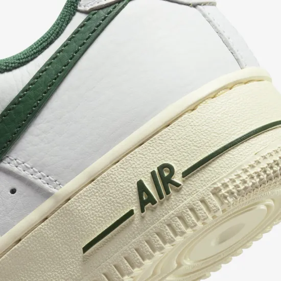 Кросівки Nike Air Force 1 '07 LX DR0148-102