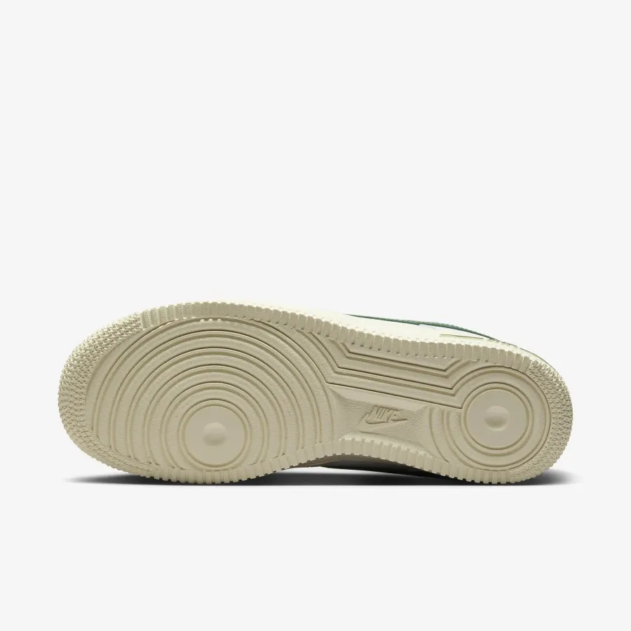 Кросівки Nike Air Force 1 '07 LX DR0148-102