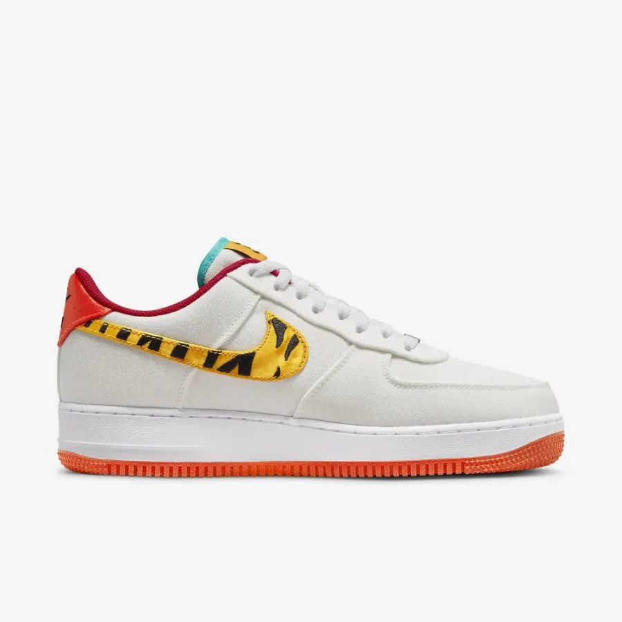 Кросівки Nike Air Force 1 '07 LX DR0148-171