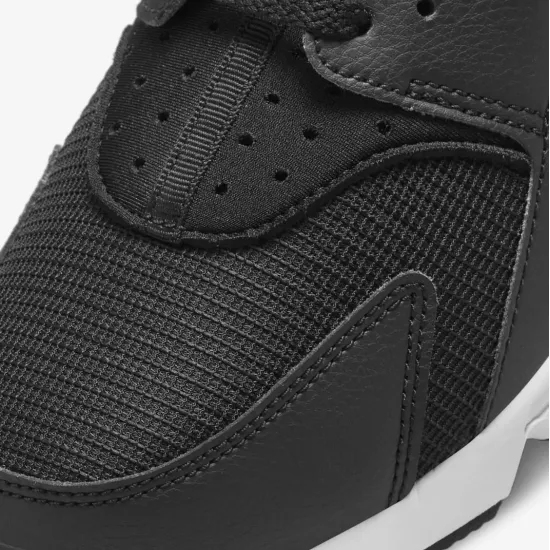 Кросівки Nike Air Huarache J22 DR0154-001