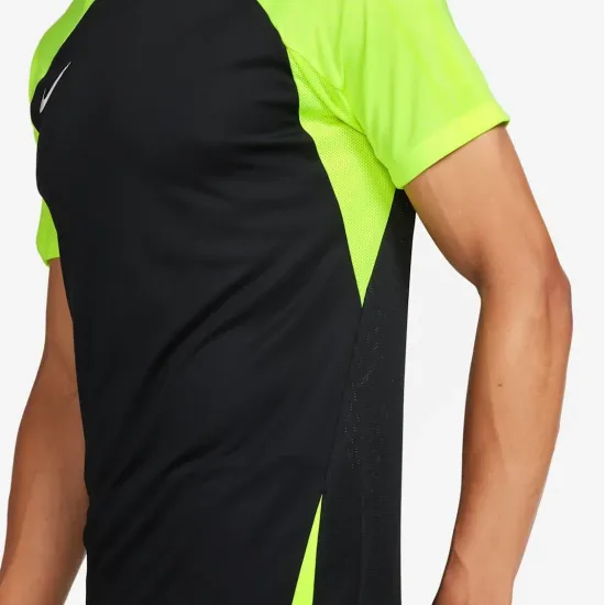 Футболка Nike Dri‑FIT Strike III Jersey DR0889-011