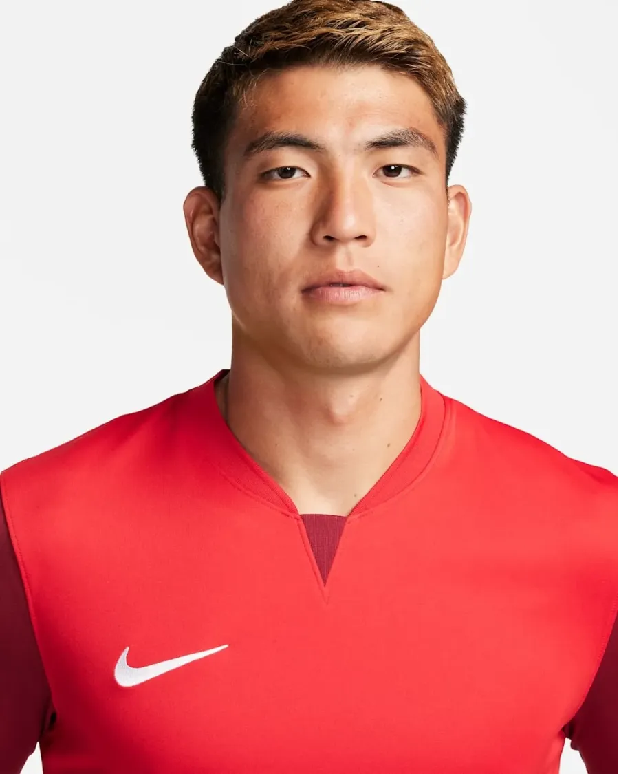 Футболка Nike Dri-FIT Trophy V DR0933-657