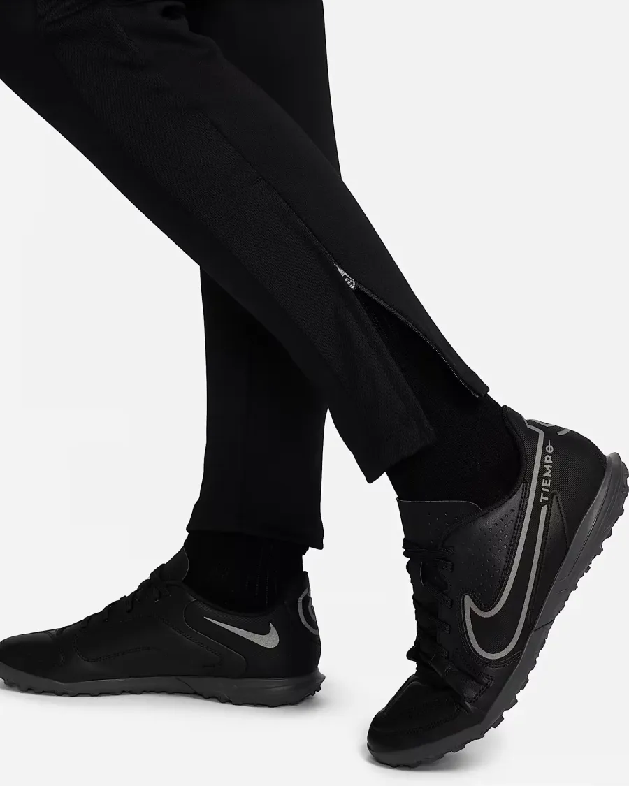 Штани Nike Dri-FIT Academy 23 DR1671-010