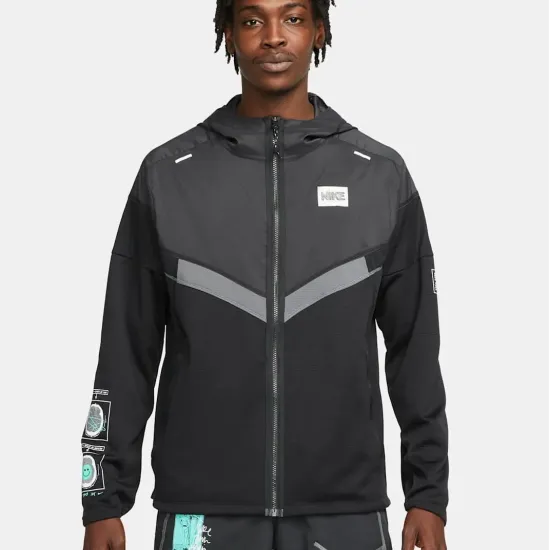 Куртка Nike Windrunner D.Y.E. Running DR2827-010