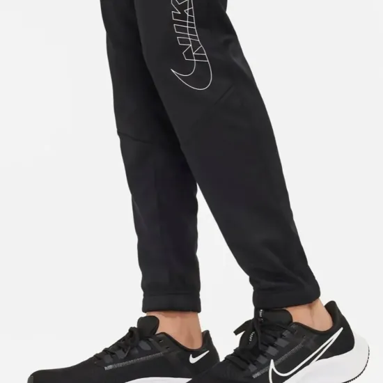 Штани Nike Therma-FIT Graphic Tapered Training Trousers DR8464-010