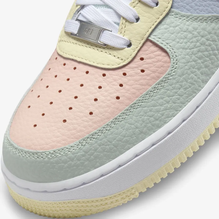 Кросівки Nike Air Force 1 '07 SN Easter DR8590-600