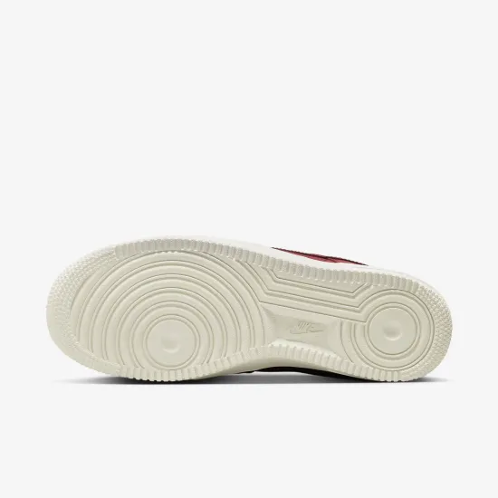 Кросівки Nike Air Force 1 Premium DR9503-600