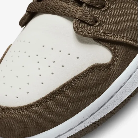 Кросівки Nike Air Jordan 1 Low SE DV0426-301