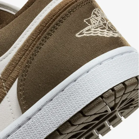 Кросівки Nike Air Jordan 1 Low SE DV0426-301