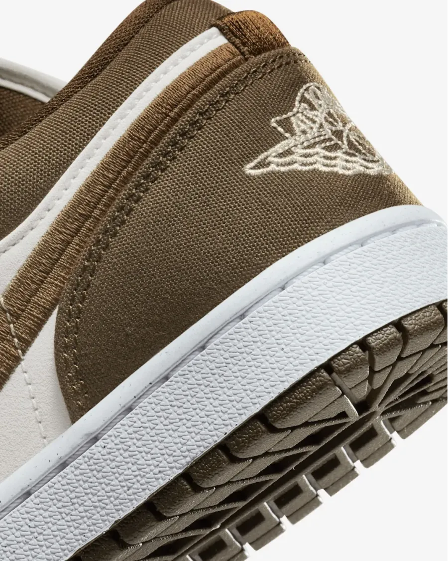 Кросівки Nike Air Jordan 1 Low SE DV0426-301
