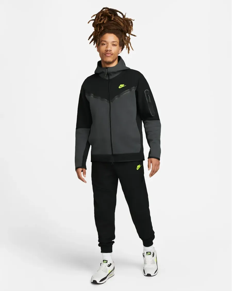 Спортивні штани Nike Sportswear Tech Fleece Joggers DV0538-010