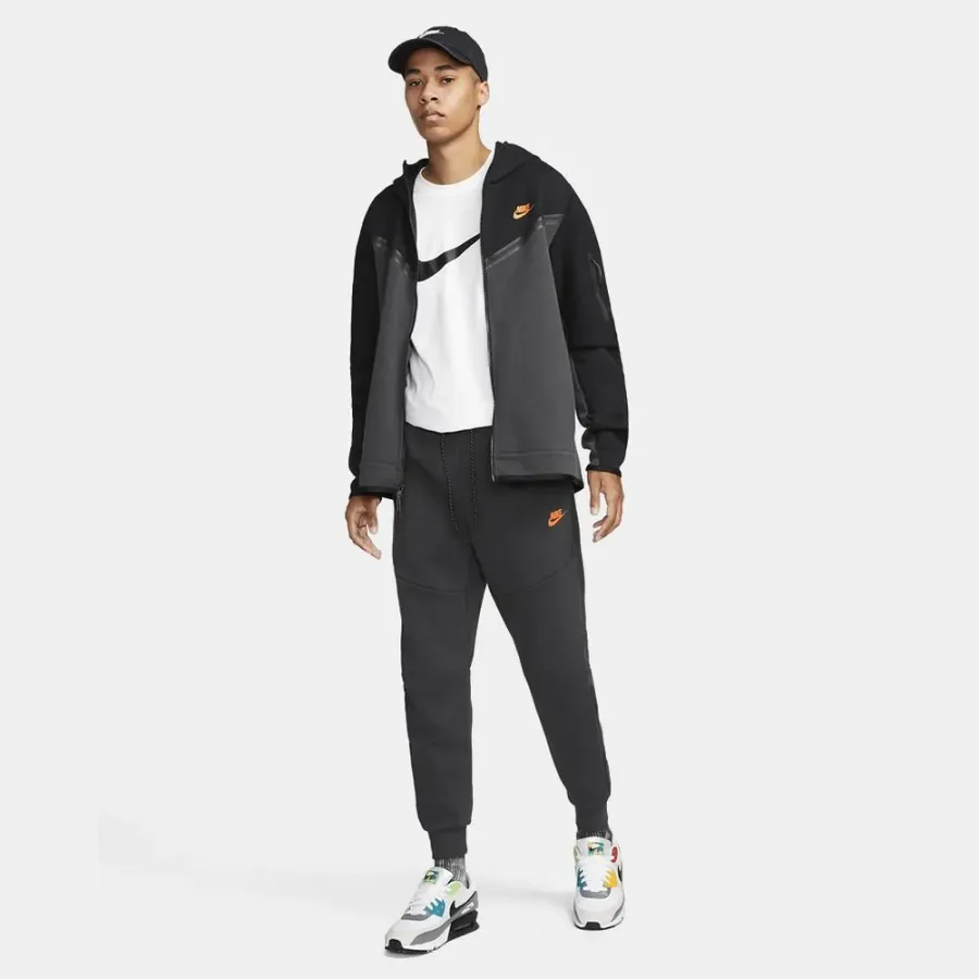 Спортивні штани Nike Sportswear Tech Fleece Joggers DV0538-070