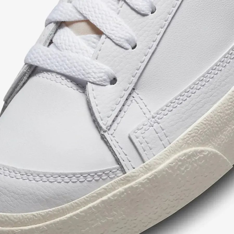 Кросівки Nike Blazer Low '77 Premium DV0801-100