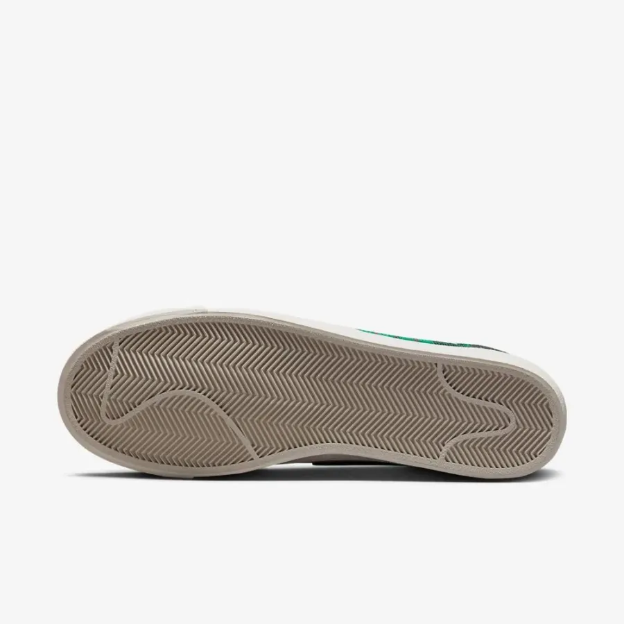 Кросівки Nike Blazer Low '77 Premium DV0801-100