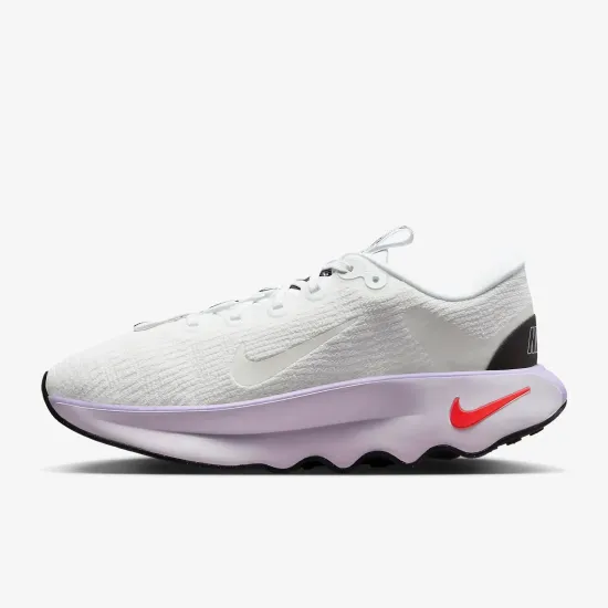 Кросівки Nike Motiva DV1238-101