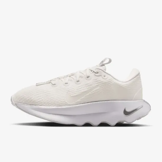 Кросівки Nike Motiva DV1238-111
