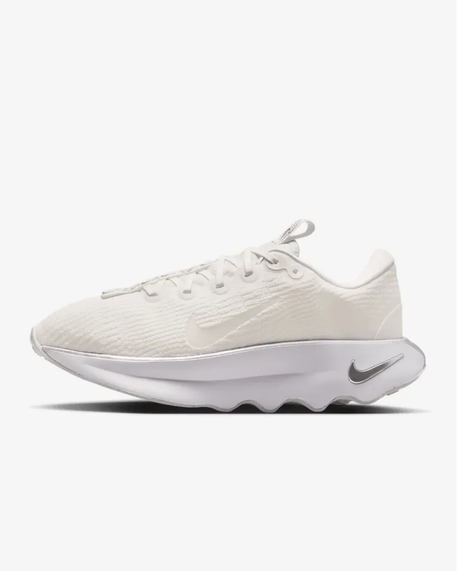 Кросівки Nike Motiva DV1238-111