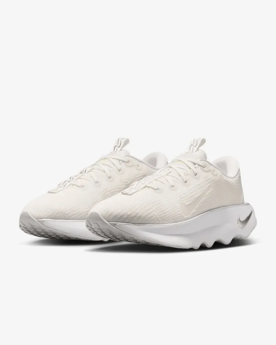 Кросівки Nike Motiva DV1238-111