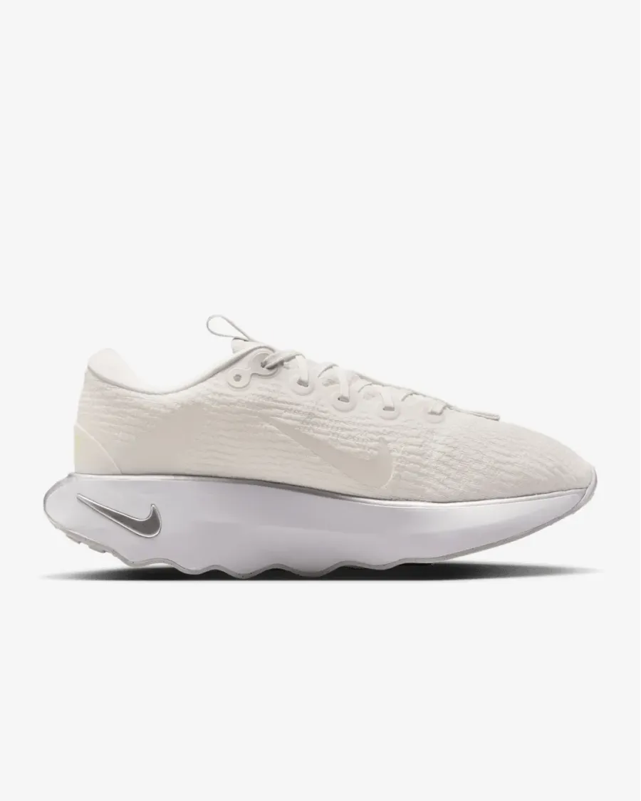 Кросівки Nike Motiva DV1238-111