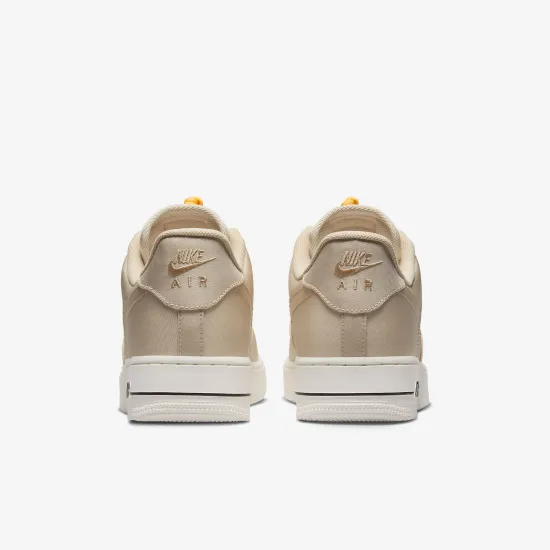 Кросівки Nike Air Force 1 LV8 3 DV1622-100