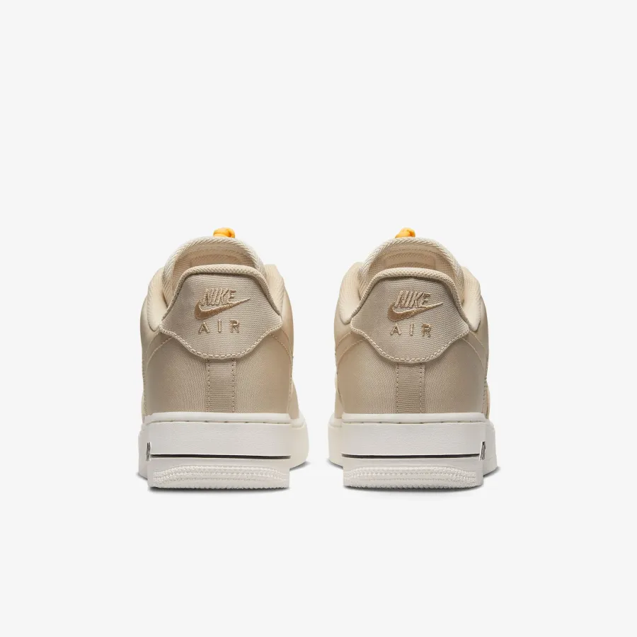 Кросівки Nike Air Force 1 LV8 3 DV1622-100