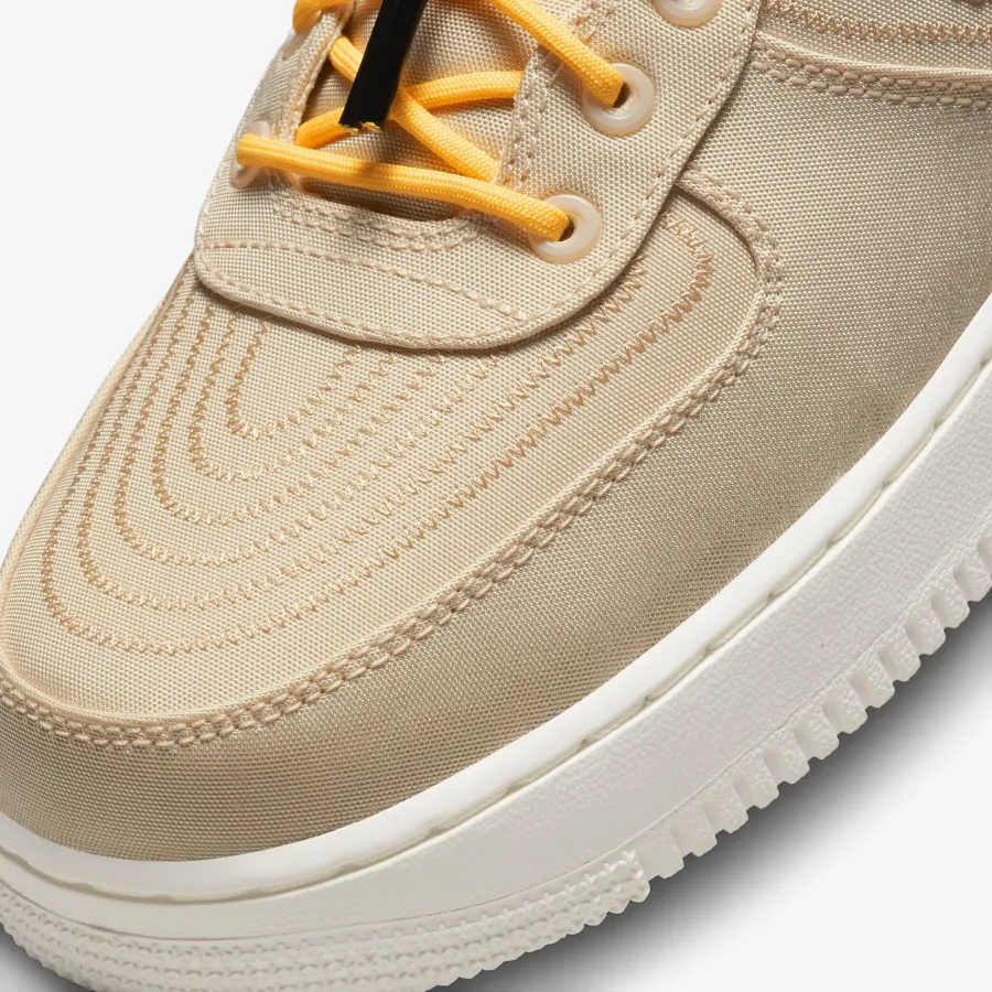 Кросівки Nike Air Force 1 LV8 3 DV1622-100