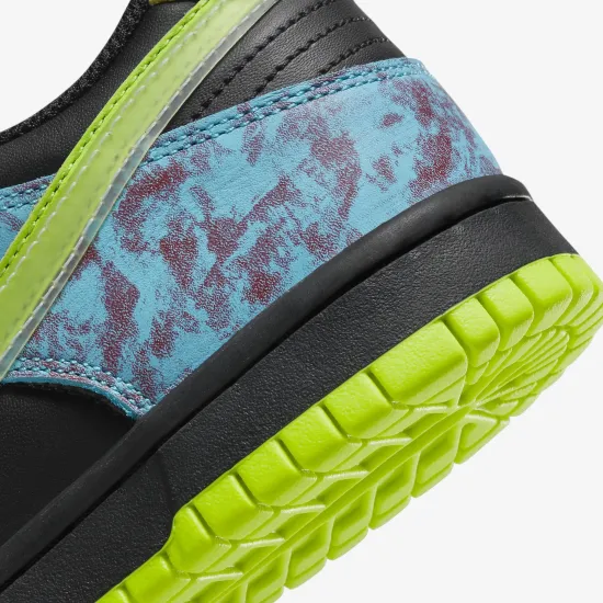 Кросівки Nike Dunk Low SE DV1694-900
