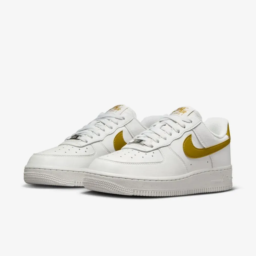 Кросівки Nike Air Force 1 07 SE DV3808-101