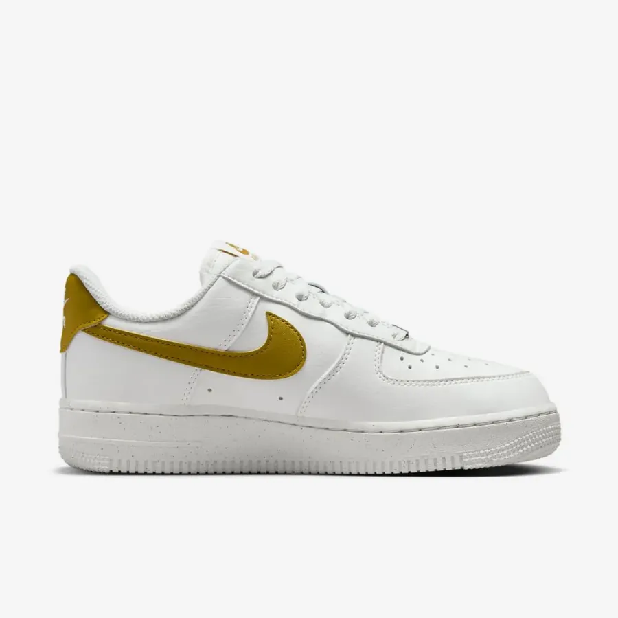 Кросівки Nike Air Force 1 07 SE DV3808-101
