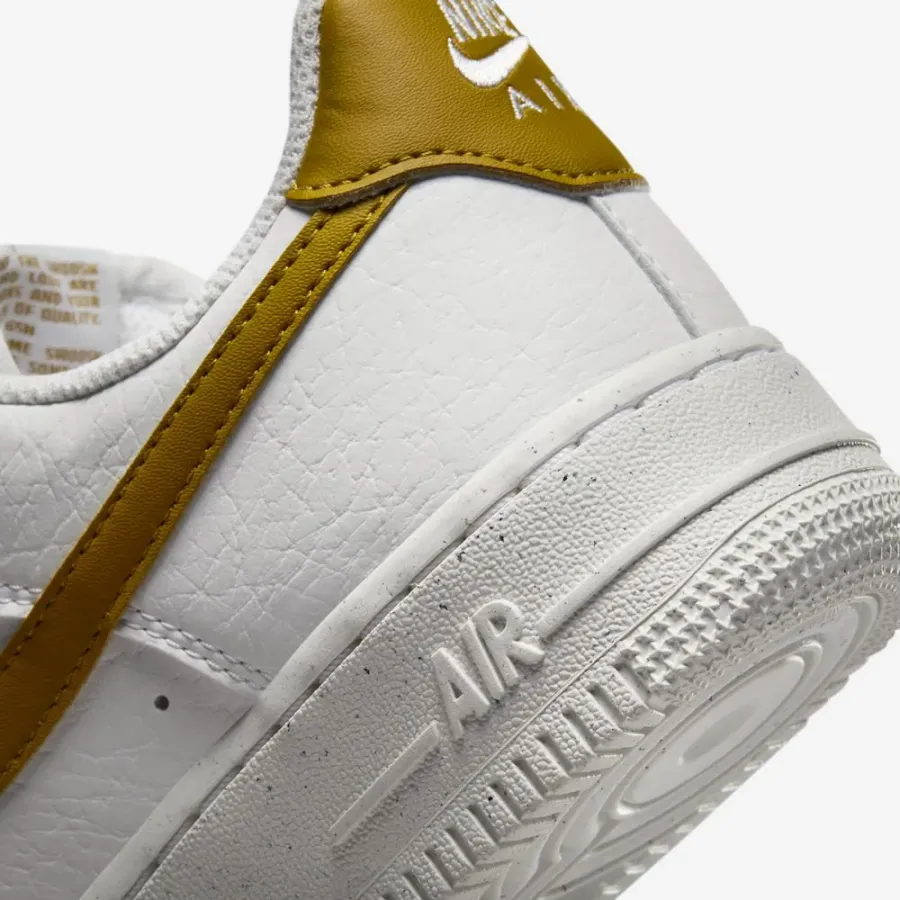 Кросівки Nike Air Force 1 07 SE DV3808-101