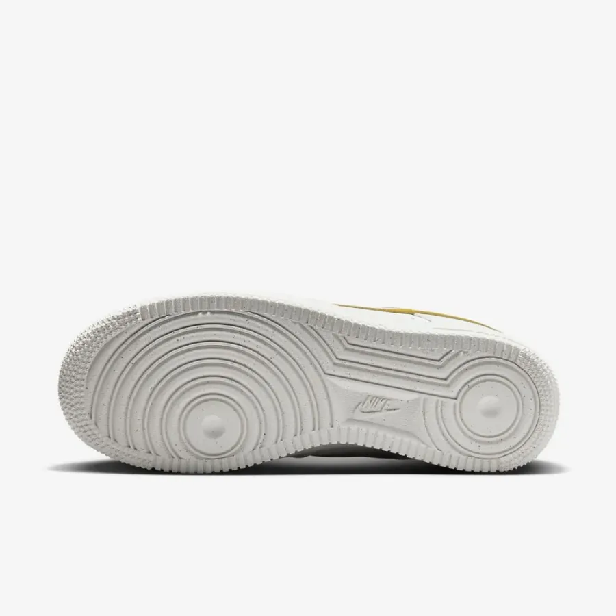 Кросівки Nike Air Force 1 07 SE DV3808-101