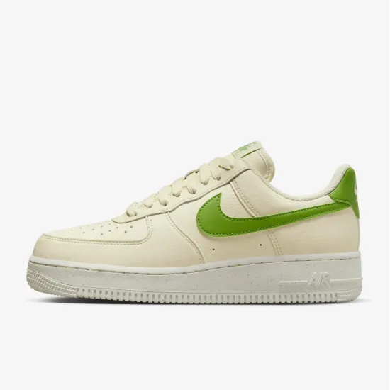 Кросівки Nike Air Force 1 07 SE DV3808-102