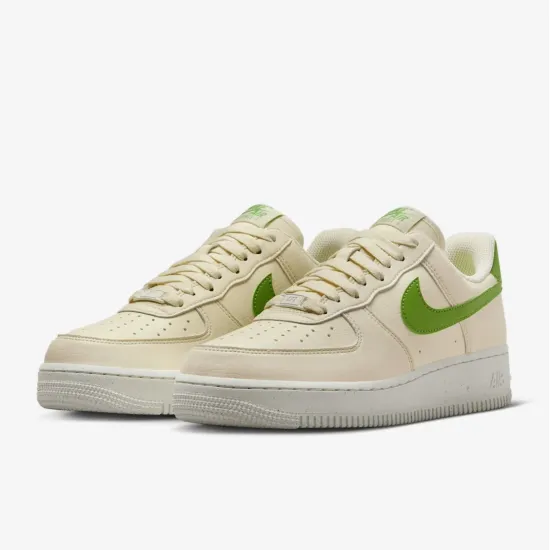 Кросівки Nike Air Force 1 07 SE DV3808-102