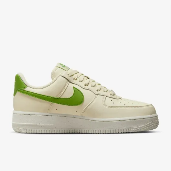 Кросівки Nike Air Force 1 07 SE DV3808-102
