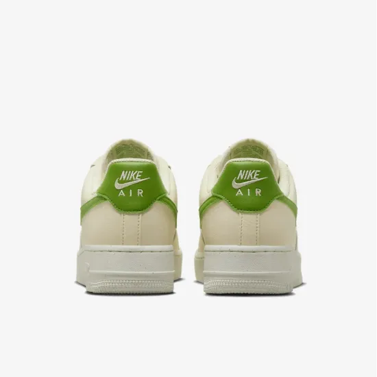 Кросівки Nike Air Force 1 07 SE DV3808-102