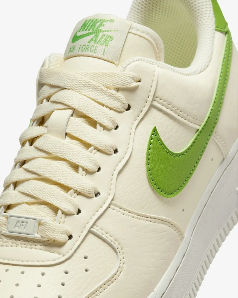 Кросівки Nike Air Force 1 07 SE DV3808-102