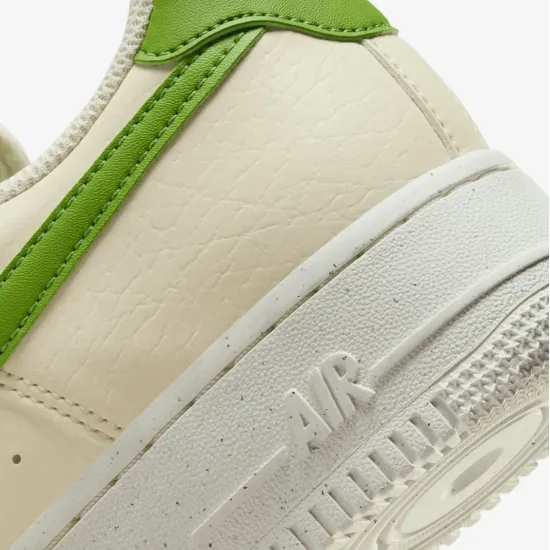 Кросівки Nike Air Force 1 07 SE DV3808-102