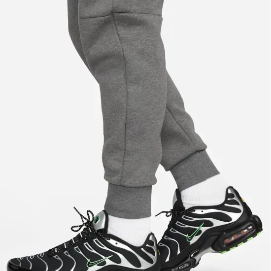 Штани Nike Liverpool F.C. Tech Fleece Joggers DV4834-071
