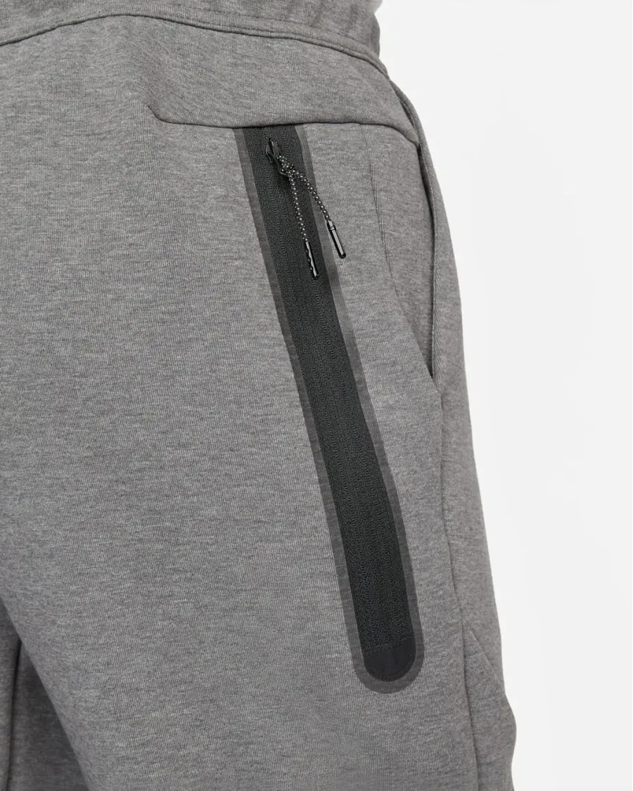 Штани Nike Liverpool F.C. Tech Fleece Joggers DV4834-071