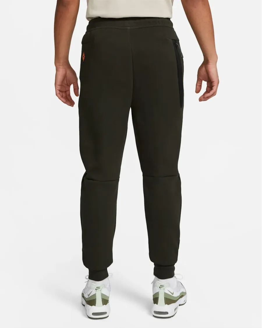Штани Nike FC Barcelona Tech Fleece Joggers DV5555-355