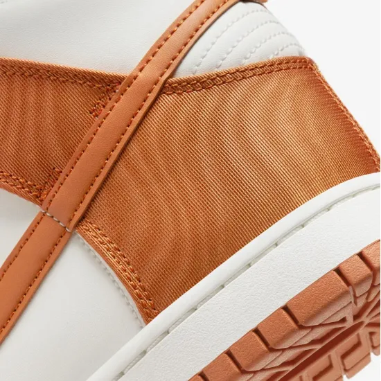 Кросівки Nike Sportswear Dunk High Retro SE DV7223-800